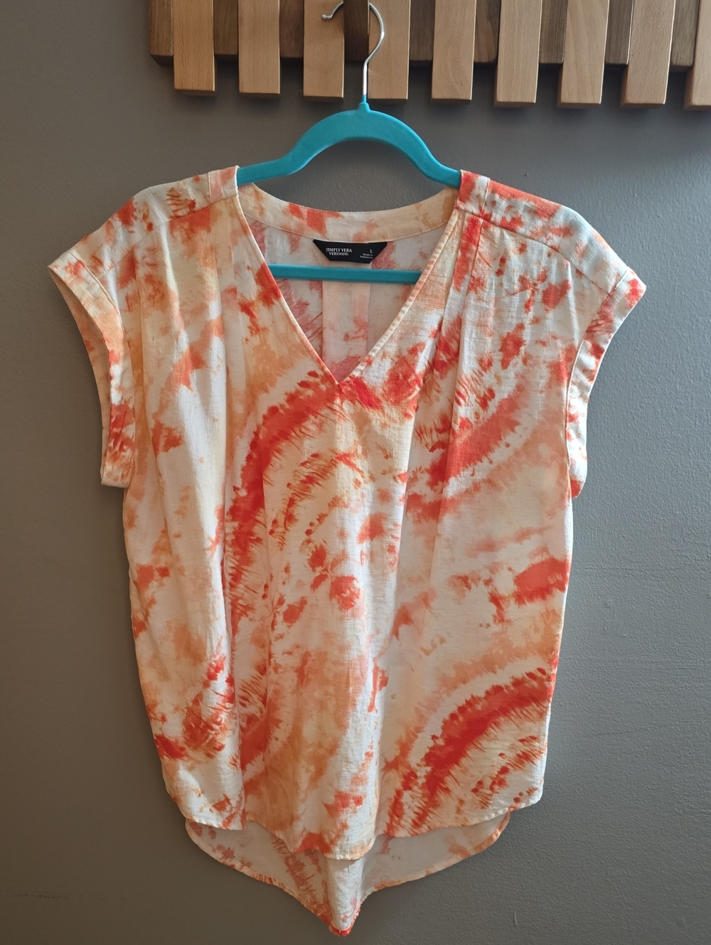 Simply Vera Vera Wang Orange and Cream Tie-Dye V-Neck Top